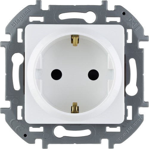 Розетка 2К+З со шторками 16 А 250 В~ белый Legrand Inspiria (673730)