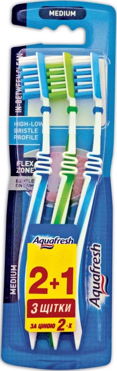 Aquafresh щетка зубная In Between Clean средняя 2+1
