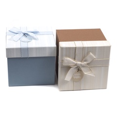 Коробка для подарка картон. 19,5х19,5х18 см арт. PK16055-2 